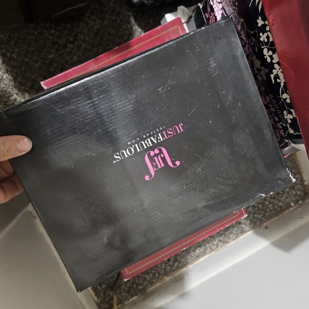 JustFab Elegant Black Makeup Palette